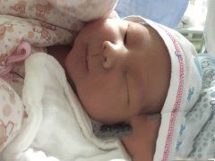 夫妻18年不孕诞下试管婴儿